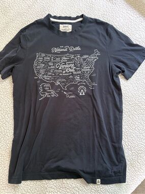 The Landmark Project navy National Park tshirt size m